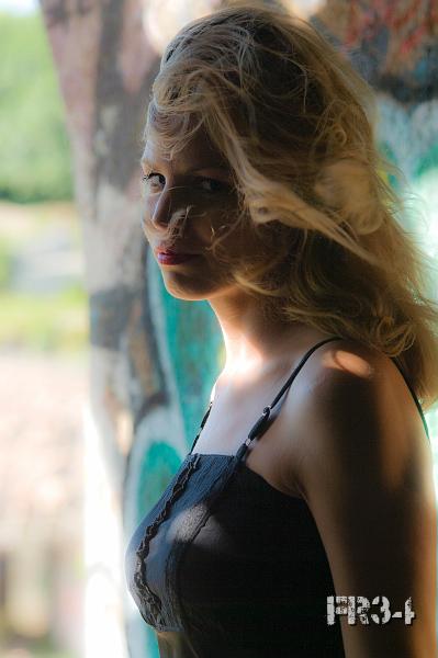 20110809_Chrystel_0024-v1.jpg - Seance portrait en exterieur