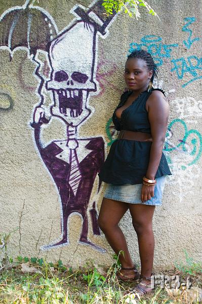 July.jpg - Portrait en exterieur