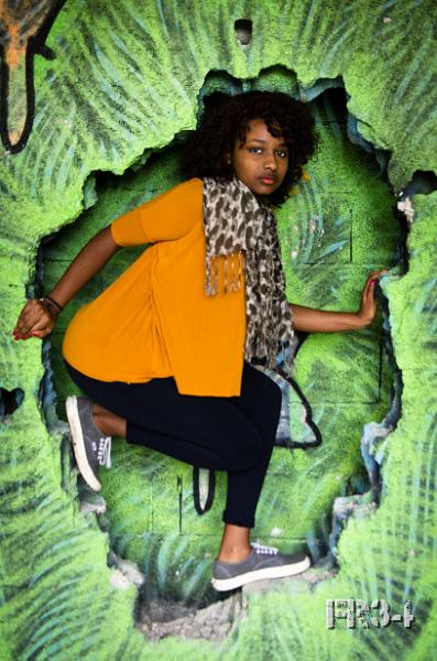 20130307-Naomi-001-CL-V1.jpg - Gris mais...