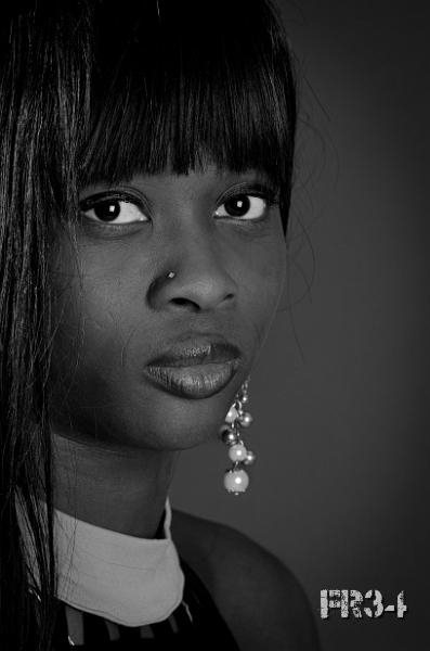 20120425_Marie_039-NB-V1.jpg - En Studio